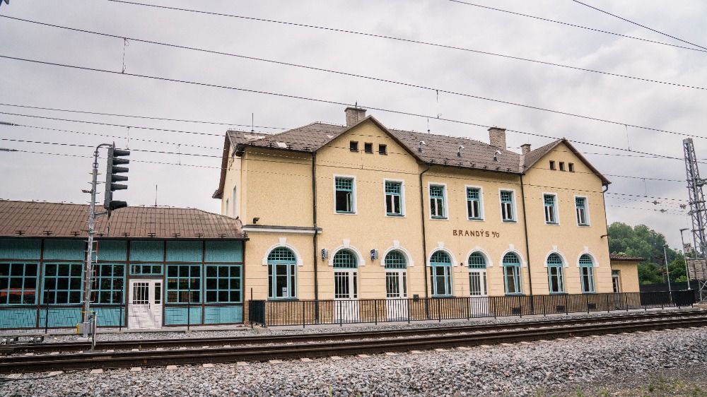 Železniční budova v Brandýse nad Orlicí v novém kabátě!