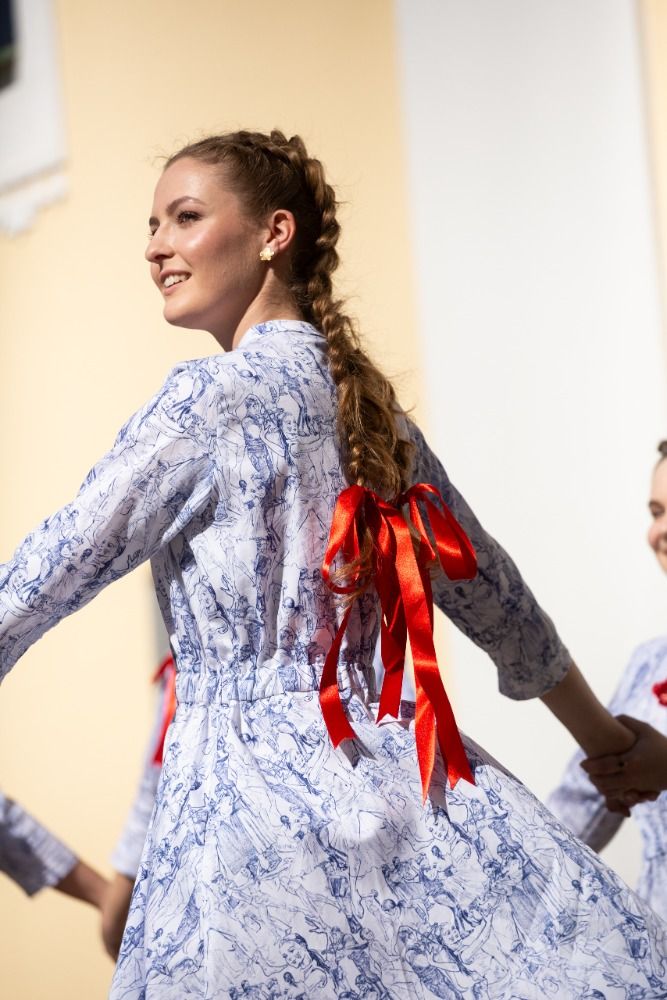 Zuzana Osako vytvořila kolekci pro ZUŠ Folklorika a dala tradici nový tvar